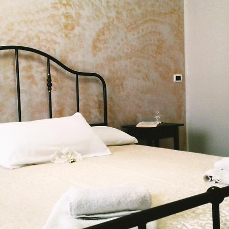 La Gemma Del Salento Rooms&Apartments Racale Exterior photo