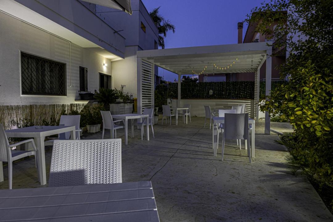 La Gemma Del Salento Rooms&Apartments Racale Exterior photo